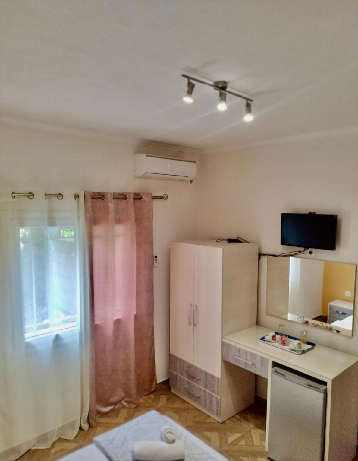 Dagos Rooms Dhermi Ngoại thất bức ảnh