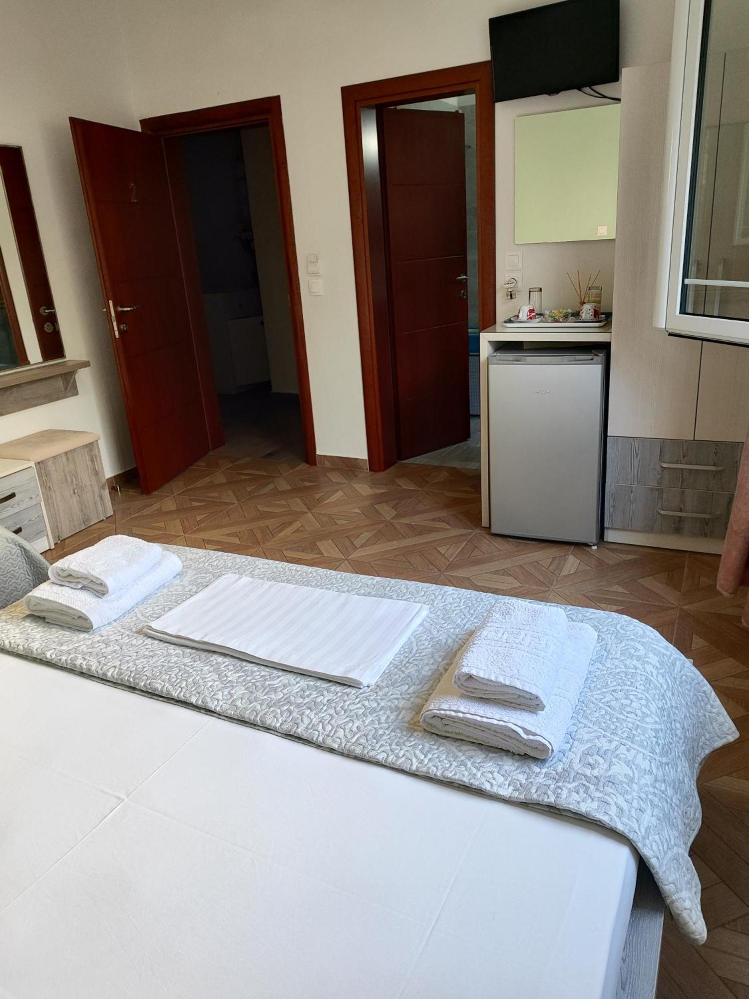Dagos Rooms Dhermi Ngoại thất bức ảnh